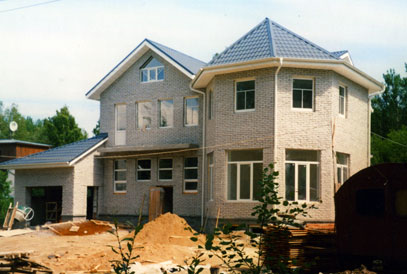 Газобетонный дом с облицовкой силикатным кирпичом — ИнтерСтрой, Петербург